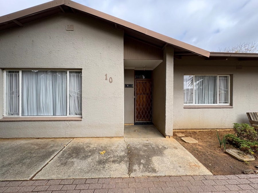 3 Bedroom Property for Sale in Naudeville Free State